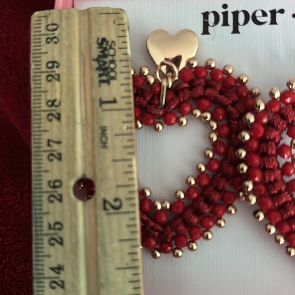 Piper K  gold tone beaded Red heart shaped earrings - Picture 4 of 6